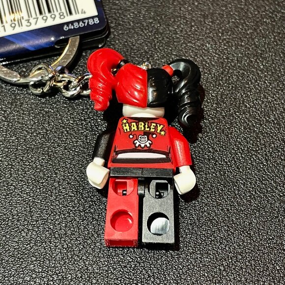 Lego Batman 854238 Harley Quinn keychain New NWT in hand - Picture 4 of 6